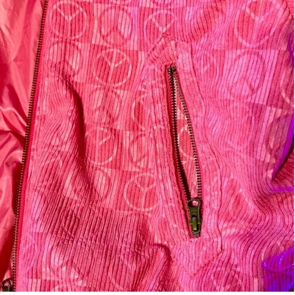 Urban outfitters winter jacket. Pink patterned peace signs all over. Gently worn - Picture 8 of 16